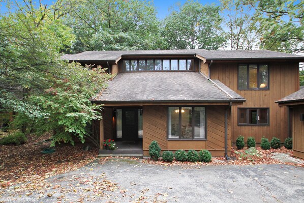 Front view of the house.