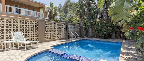 Private Heated Pool & Hot Tub!