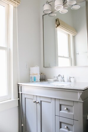 King Master Suite with Full Bathroom (shower & tub)