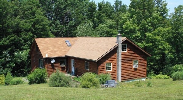 BEAUTIFUL CABIN - WONDERFUL PLACE TO RELAX AND ENJOY PEACE & QUIET. LOVE!
