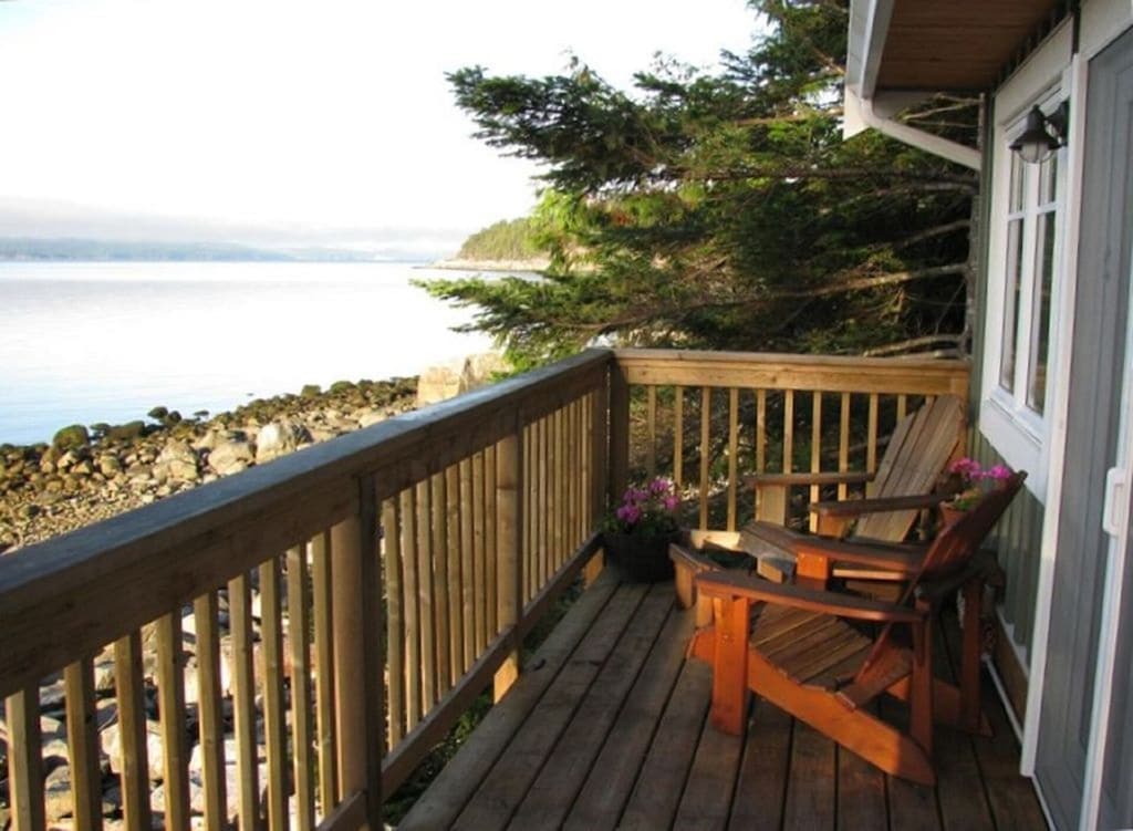 Welcoming Eco Friendly Oceanfront Cottage On Sunshine Coast Powell River