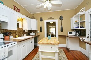 Bright & cheerful with all the modern conveniences of home.