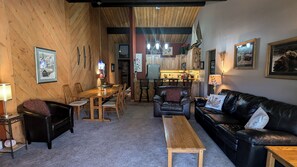 Beaver Creek West M-4 living room & kitchen