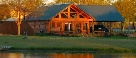 A crisp morning on Lake Fork at Sunrise Lodge!