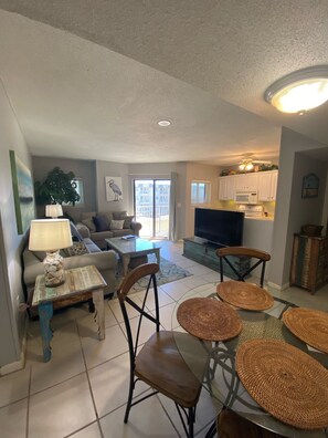 Living Room / Dining Room