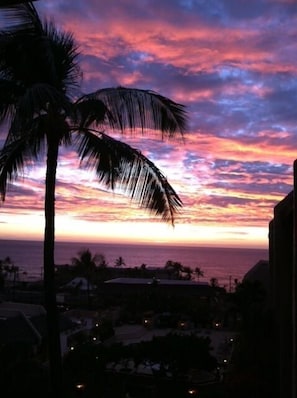 A sunset from the lanai.
