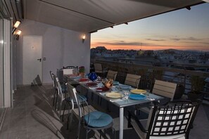 Dine overlooking the Parthenon