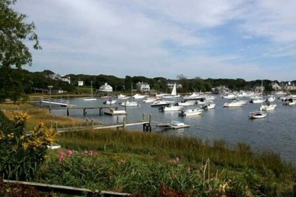 Overlooking Wychmere Harbor, Walk to Beach, Town & Nantucket Ferry