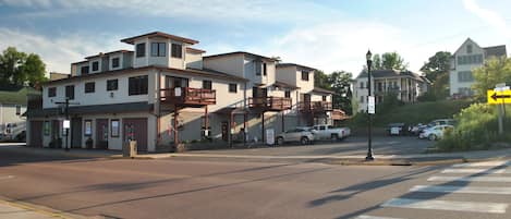 Washington Condo #203 DTN Bayfield 2nd Level Lake Views. 613918