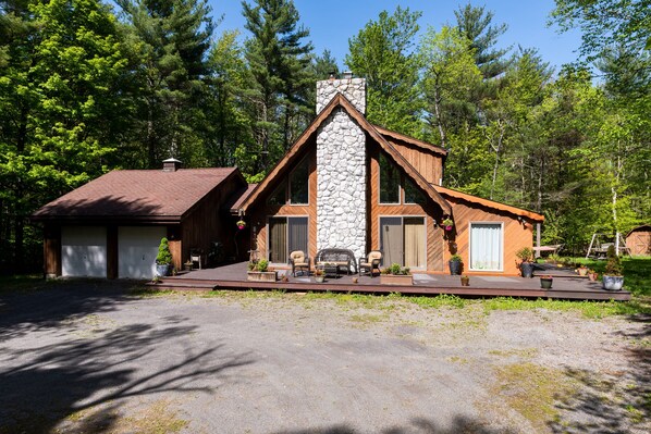 The Shangri-La chalet in the woods!