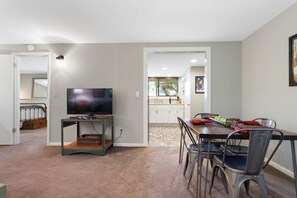 Dining area that leads to the kitchen
