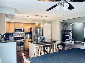 Kitchen/Dinning Area