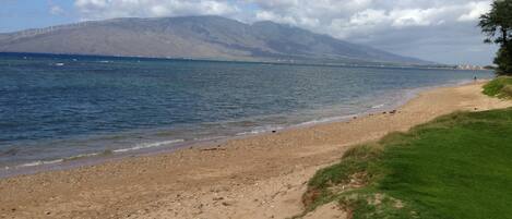 Sandy beachfront condo resort has famous Maui sunsets! SANDY Windsurf&Kite beach