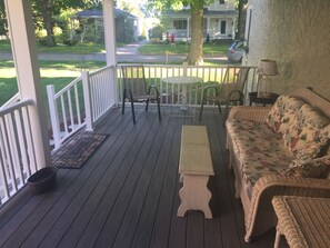 Covered Porch 