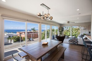 SkyLoft Dining Room NW