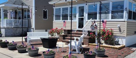 Enjoy all the comforts of home just across the street from the beach!