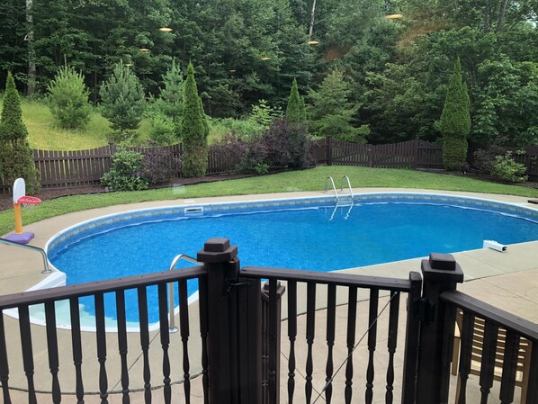Super private pool
