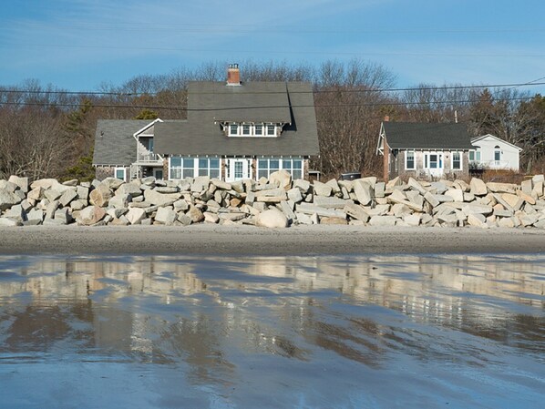 Beach House with perfect ocean view