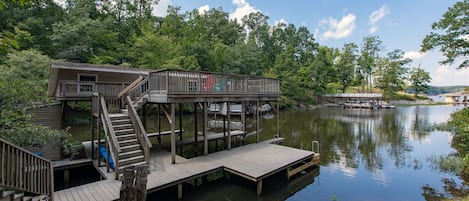 Beautiful cove with main lake view!