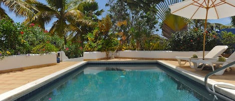 Nice & quiet villa away from prying eyes at walking distance from the beach