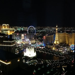 Bellagio Fountain Views