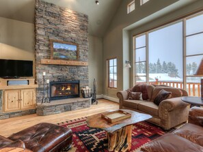 MMH 4 Shadow Ridge, Living, 1
