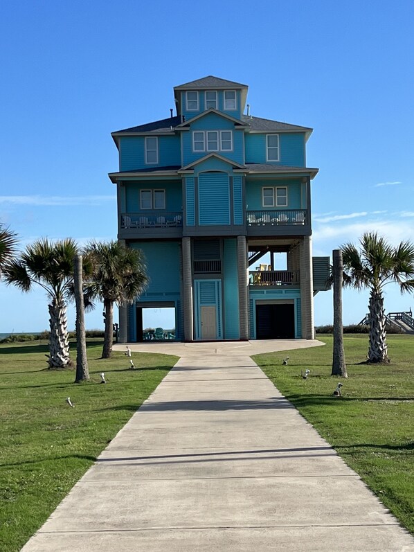 House as you enter the driveway