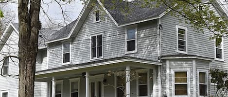 Beautifully renovated farmhouse walking distance to the center of Rhinebeck.  