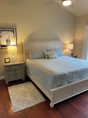 Primary: king bed w private bath, walk in closet & overlooks golf course!
