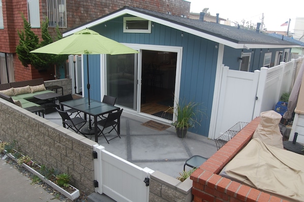 View of cottage as you return from the beach.