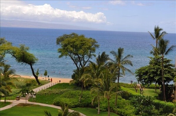 Beautiful Ocean view condo!
View from the lanai
Watch the whales in season