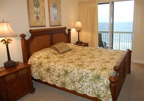 Beachfront Master Bedroom, with Walk-in Closet and Balcony