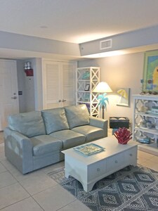 January Special! Beautiful Large Condo on the beach! Private Balcony!