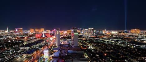 Stunning Las Vegas View from balcony (38th floor)