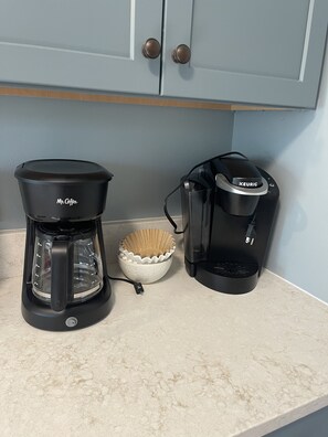Kaffe og/eller kaffemaskine