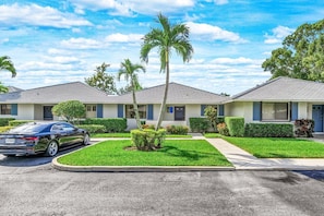 One story villa in a desirable, guarded community of PGA National.