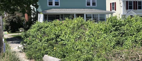 The Beach Plum...Just a few barefoot steps to Goose Rocks Beach