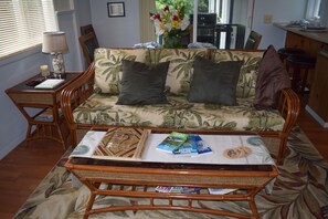 Tropical seating, many brochures, books of the big island, etc.