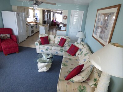 Play On Bay, 9 Bedroom Waterfront Beach House,Relaxing,Crabbing,Fishing,Golf,AC