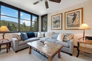 highlands-lodge-305-7363_52276353107_o