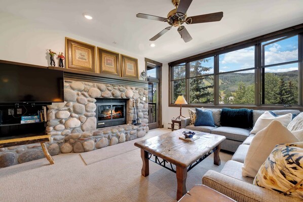 highlands-lodge-305-7358_52277351208_o