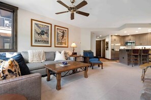 highlands-lodge-305-7368_52277351013_o