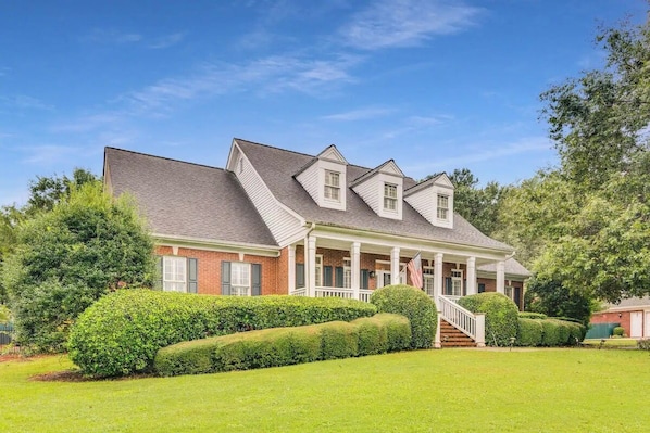 "This location was perfect and the size of the home fit 8 guests comfortably."