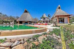 Palapa, Pool, Poolside Day Bed