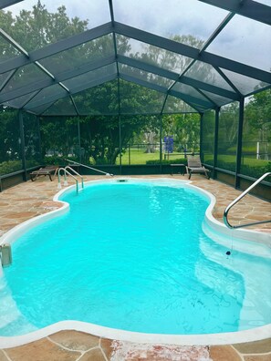 White Pool reflects the color of the sky and changes colors throughout the day.