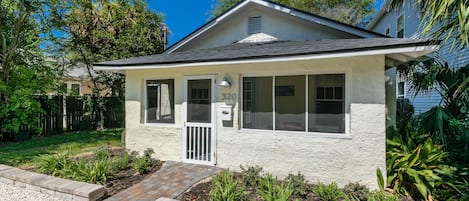 Sunshine Cottage exterior 