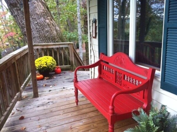 Welcome Bench