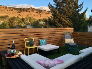 FaveSpot: Turfed Upper RoofDeck. Sweeping View of Mt Sanitas. 