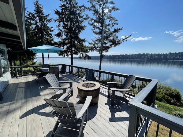 Expansive deck offers plenty of room for entertaining