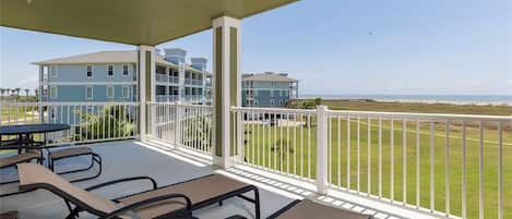 Direct view of the ocean from your private balcony
~ Pointe West Vacation ~